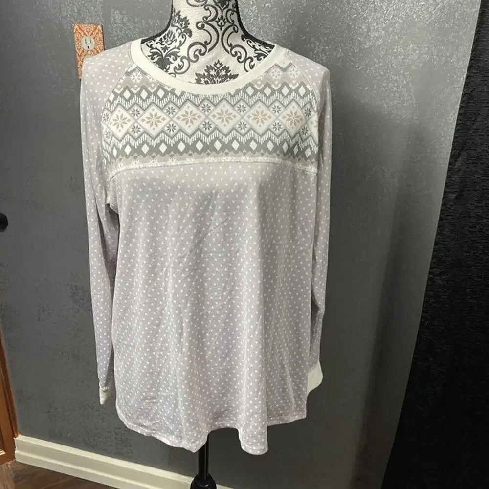 Cuddl Duds Apres Ski Pajama top. gray and white. sizd large. Top Only